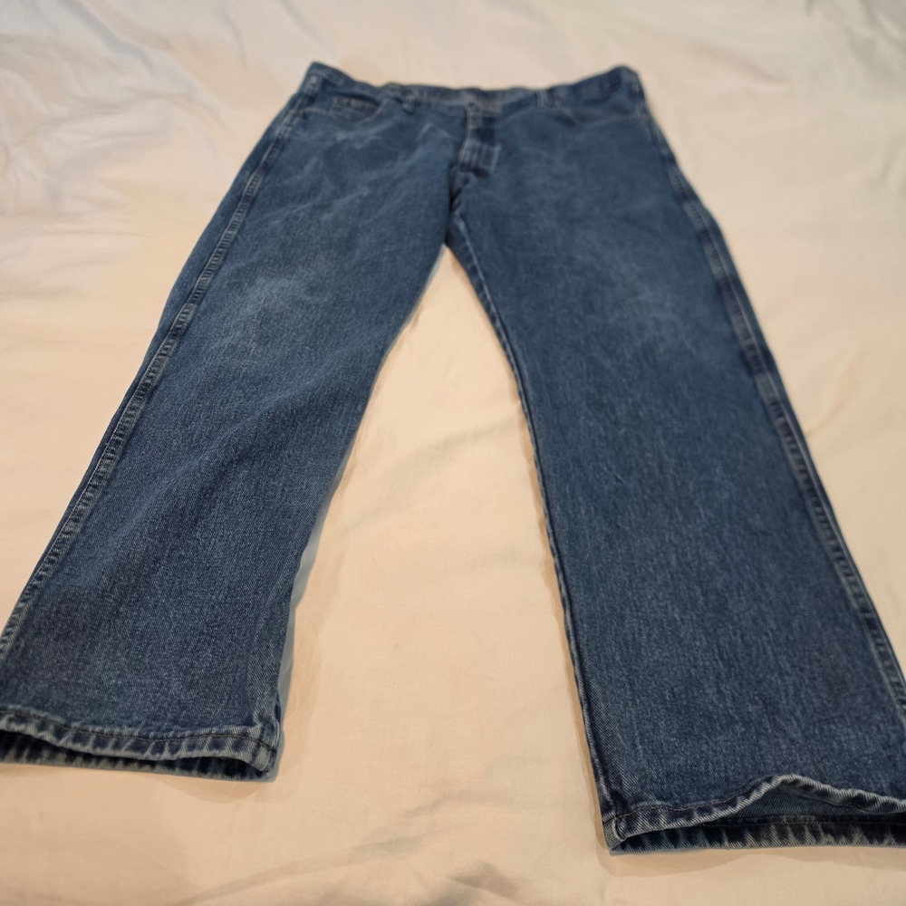 Wrangler Rugged Wear Jeans Mens 40x32 Blue Excellent Straight Leg Cotton